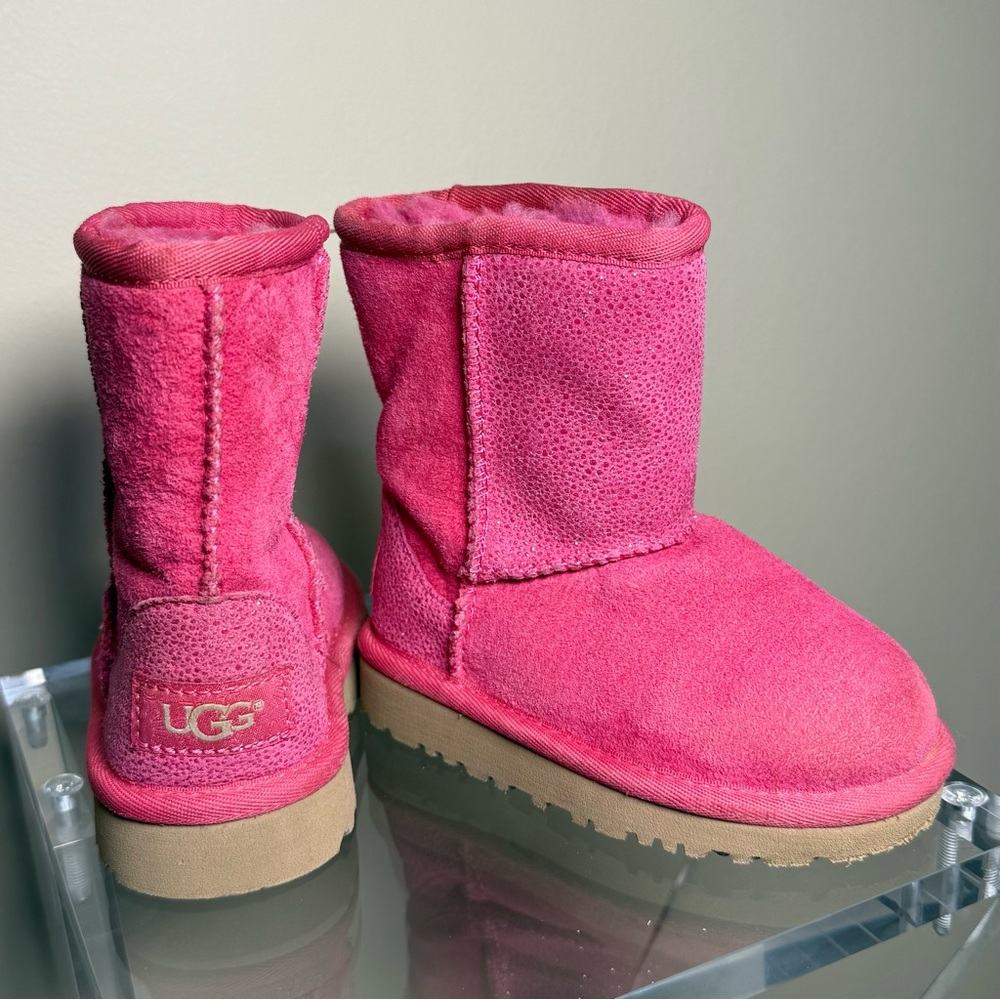 UGG Kids Baby Classic Short Serein Fuchsia Vibrant Bright Pink Fur Boots Size 7